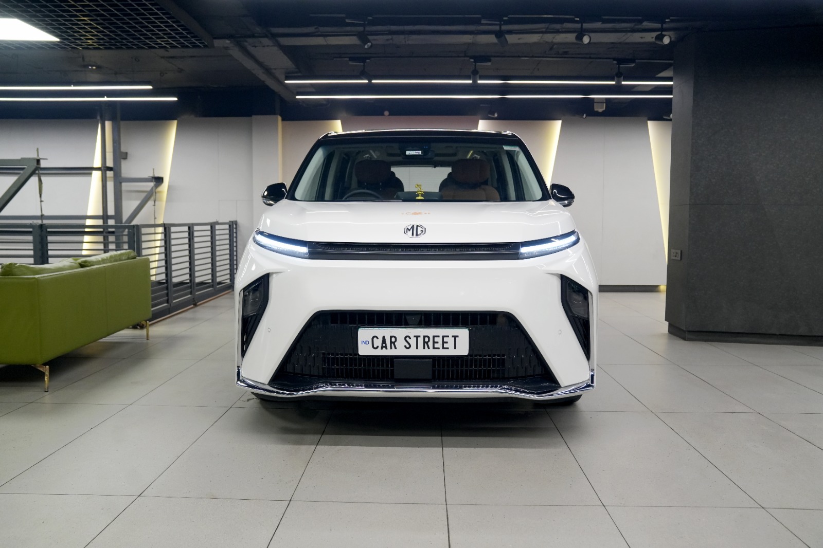 MG M9 EV Presidential Limo